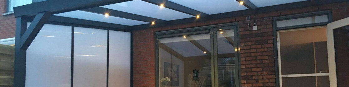 Lichtdoorlatende polycarbonaat wand